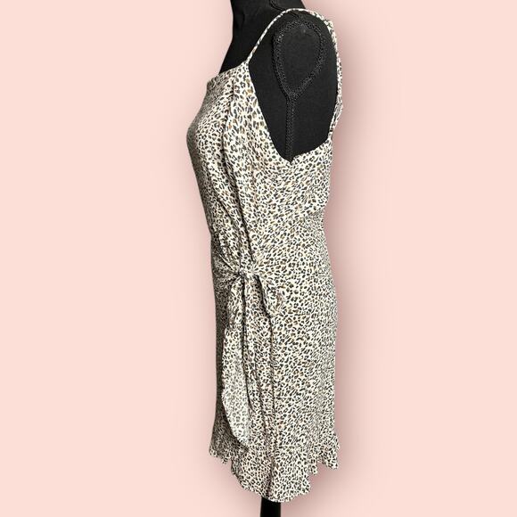 Abercrombie and Fitch Leopard Print Tie Waist Mini Dress Large - Picture 2 of 5